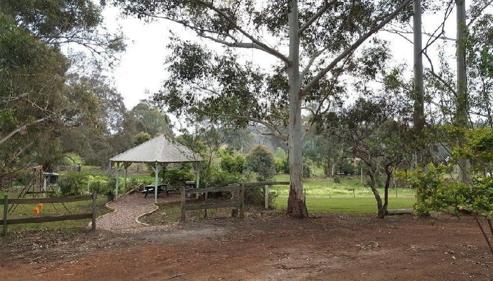 Country Cottages Of Bridgetown Buitenkant foto