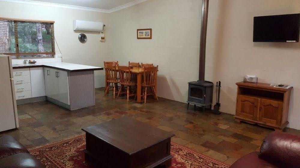 Country Cottages Of Bridgetown Buitenkant foto